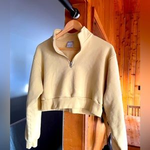 Size M TNA Cozy Perfect cropped half-zip sweatshirt